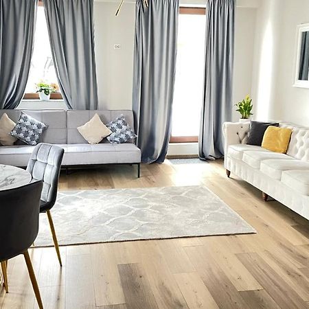 Londof Luxury Apartments - With A Panoramic View Over The City 브라쇼브 외부 사진