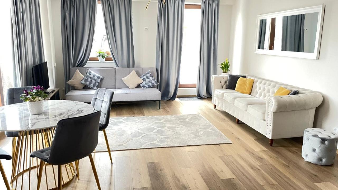 Londof Luxury Apartments - With A Panoramic View Over The City 브라쇼브 외부 사진